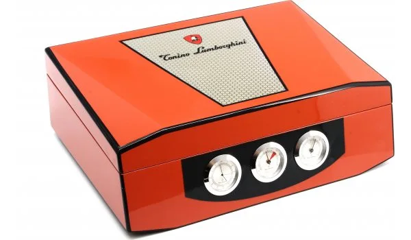 Humidor Tonino Lamborghini V 780 pentru 40 de trabucuri